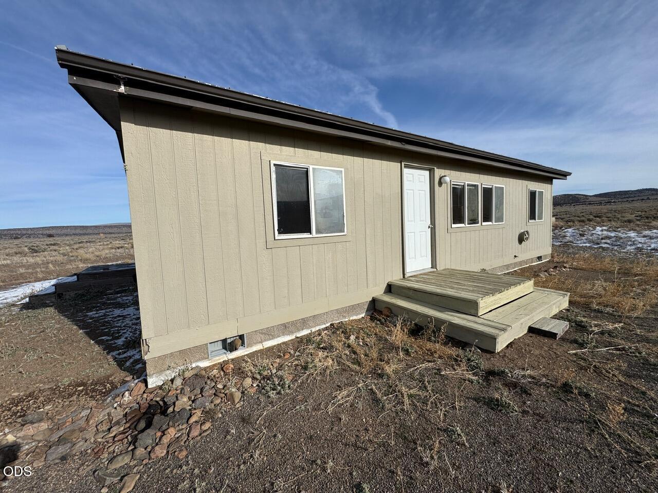 27737 Ford Road Bend, OR 97701 - Photo 5 of 33