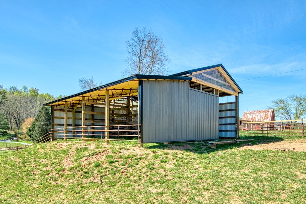 2030 Pipers Gap Road Galax, VA 24333 - Photo 18 of 56 Gallery Image 18