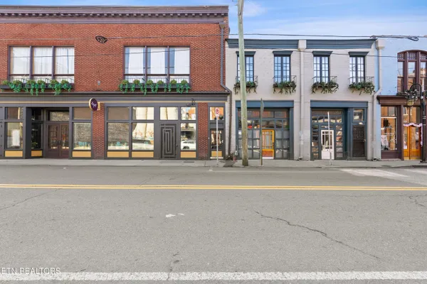 $435,500 | 118 East Jackson Avenue, Unit 1, Knoxville, TN 37915