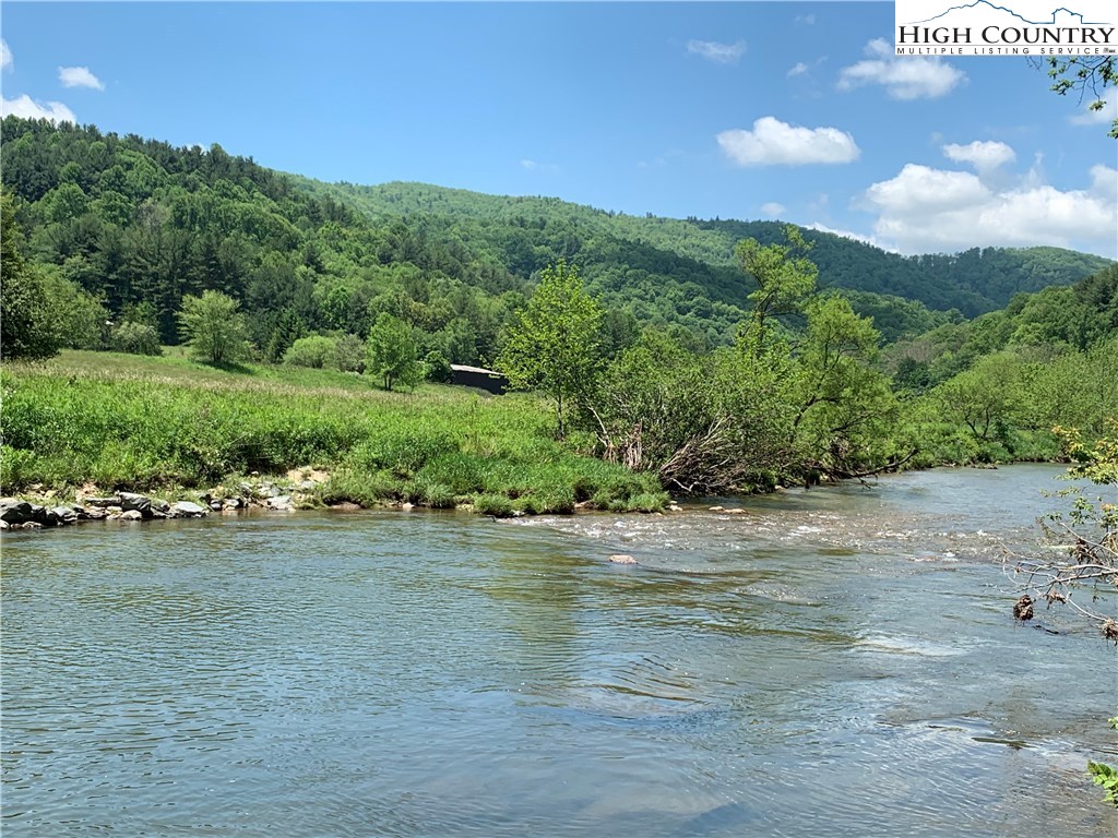 609 Mast Gap Road Sugar Grove, NC 28679 - Photo 4 of 26 Gallery Image 4