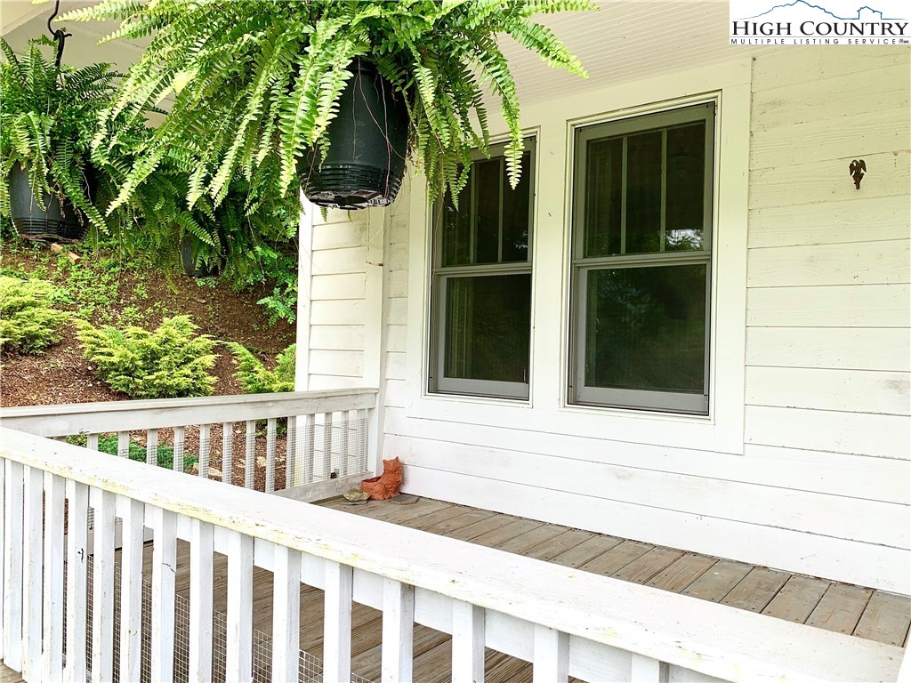 609 Mast Gap Road Sugar Grove, NC 28679 - Photo 5 of 26 Gallery Image 5