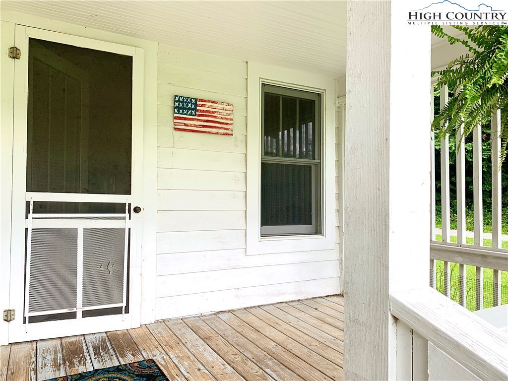 609 Mast Gap Road Sugar Grove, NC 28679 - Photo 6 of 26 Gallery Image 6