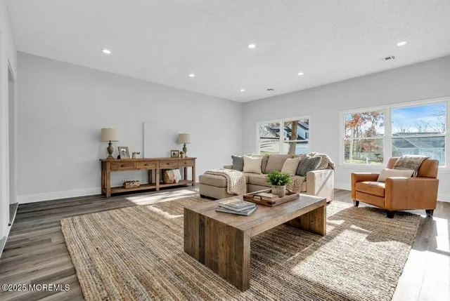 $689,900 | 9 Glen Court, Barnegat, NJ 08005