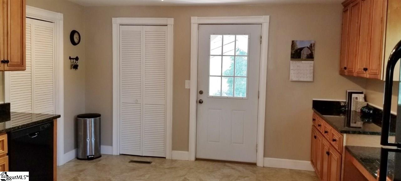 16047 West Main Street Honea Path, SC 29654 - Photo 5 of 20 Gallery Image 5