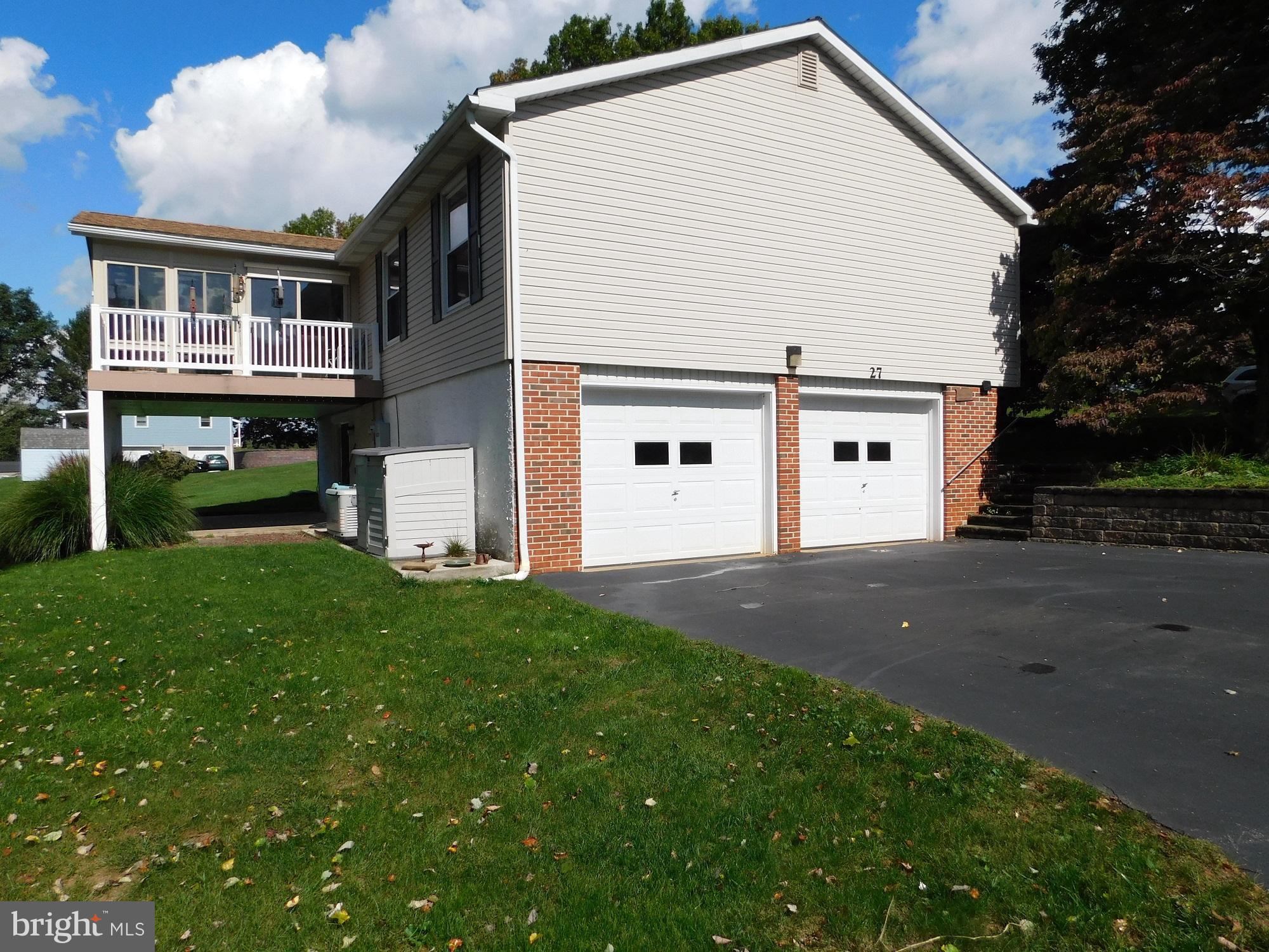 27 Apache Lane Willow Street, PA 17584 - Photo 2 of 20 Side View / Garage
