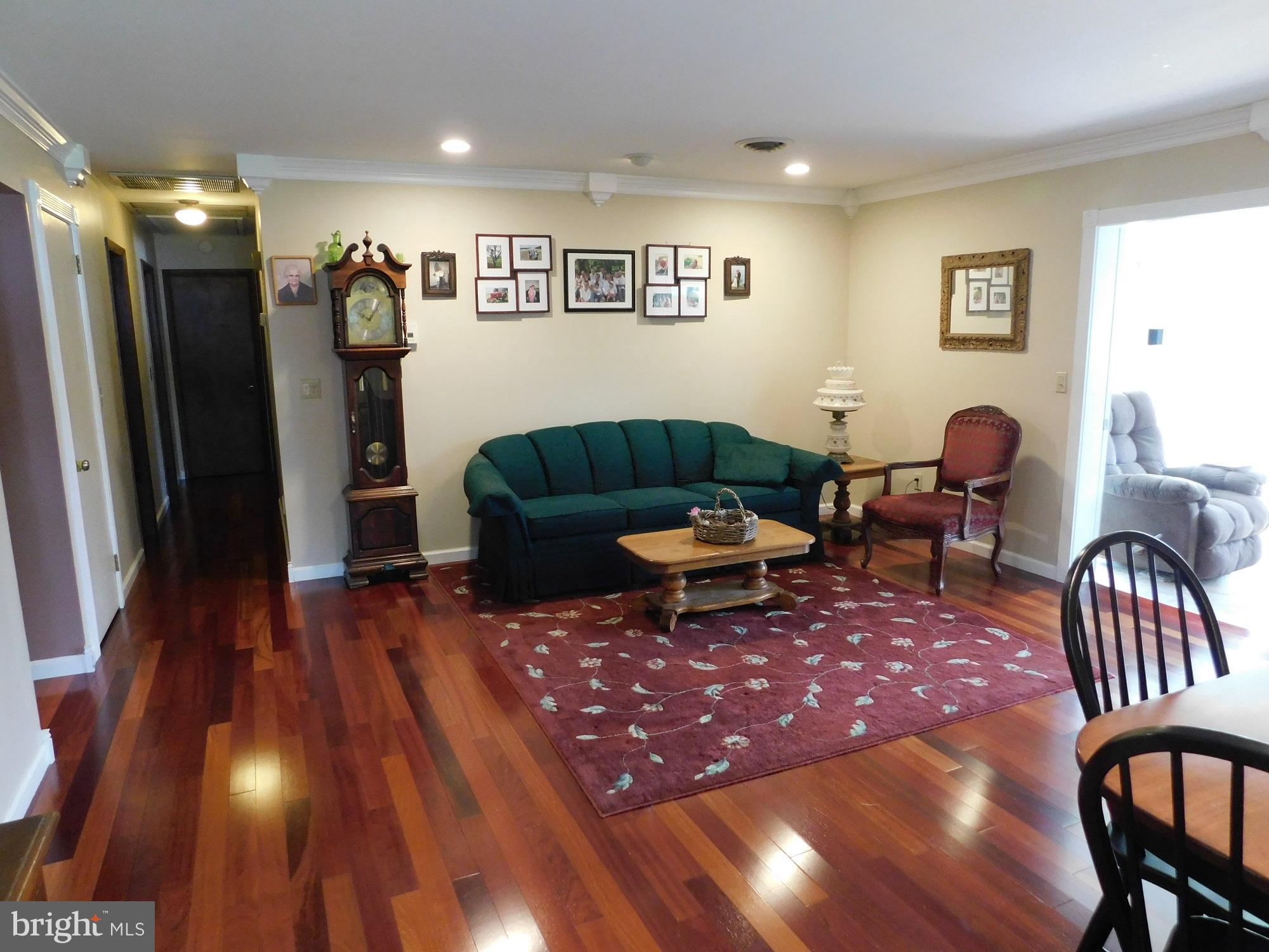 27 Apache Lane Willow Street, PA 17584 - Photo 7 of 20 Living Room / Dining Area