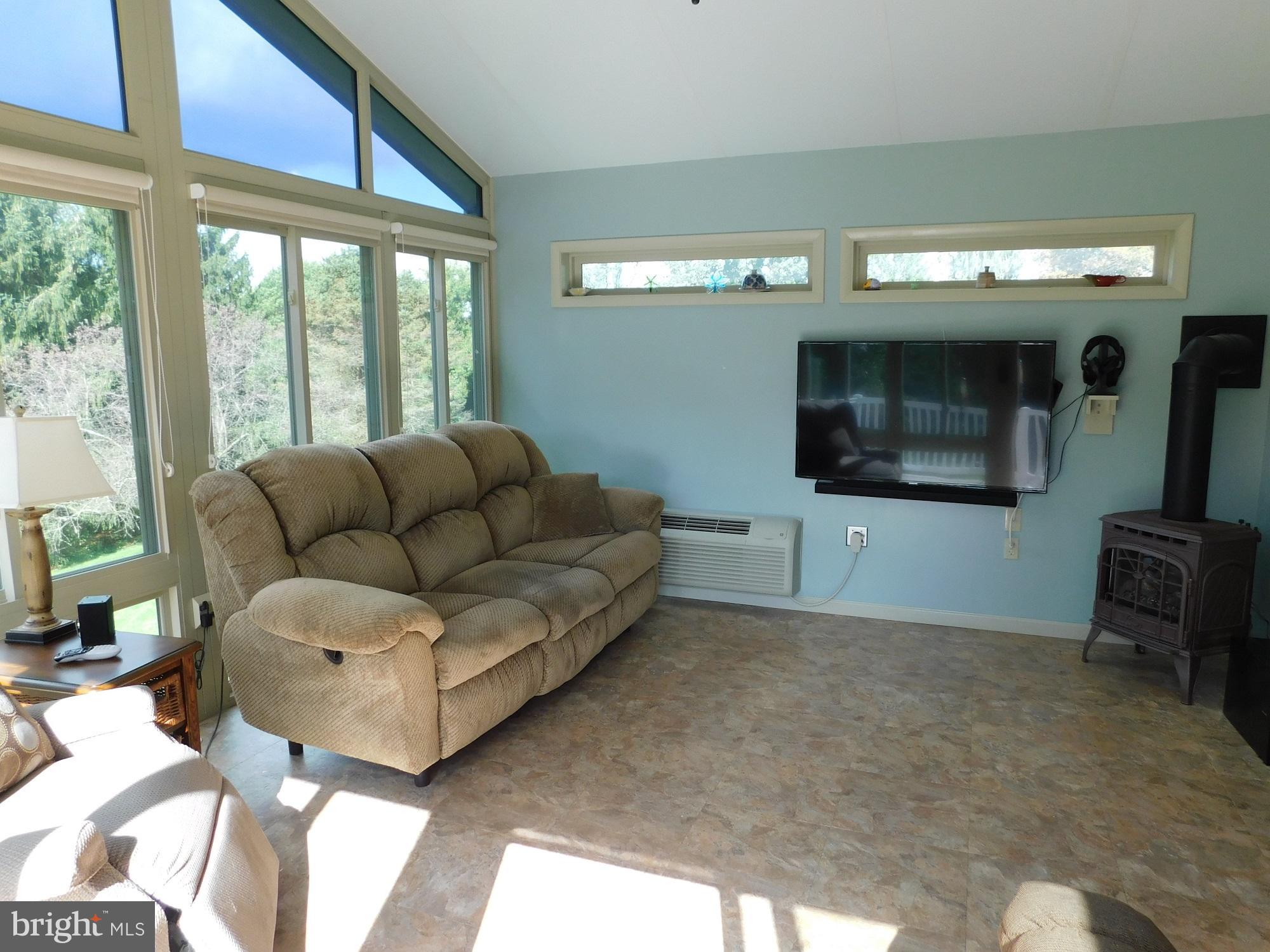 27 Apache Lane Willow Street, PA 17584 - Photo 8 of 20 4 Season Room