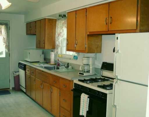 18 Riviera Road Plum, PA 15239 - Photo 2 of 8 Kitchen.