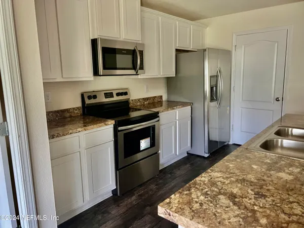 $1,800 | 12024 Sea Grove Place, Jacksonville, FL 32218