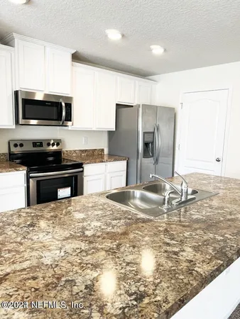 $1,800 | 12024 Sea Grove Place, Jacksonville, FL 32218