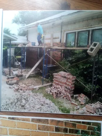 $299,999 | 208 North Ave B, Elgin, TX 78621