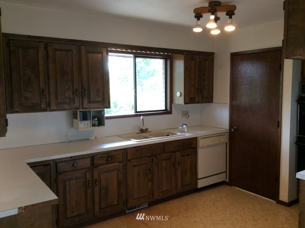 492 Brown Road East Chehalis, WA 98532 - Photo 9 of 22