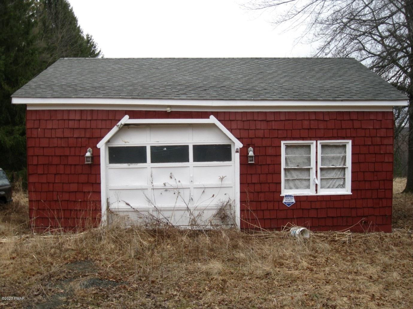 61 Leonard Road Pleasant Mount, PA 18453 - Photo 5 of 21 7-GARAGE