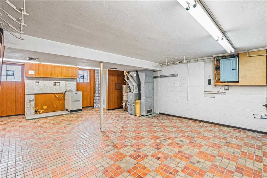 213 Scene Ridge Road McKeesport, PA 15133 - Photo 15 of 22 a view of a livingroom with a fireplace