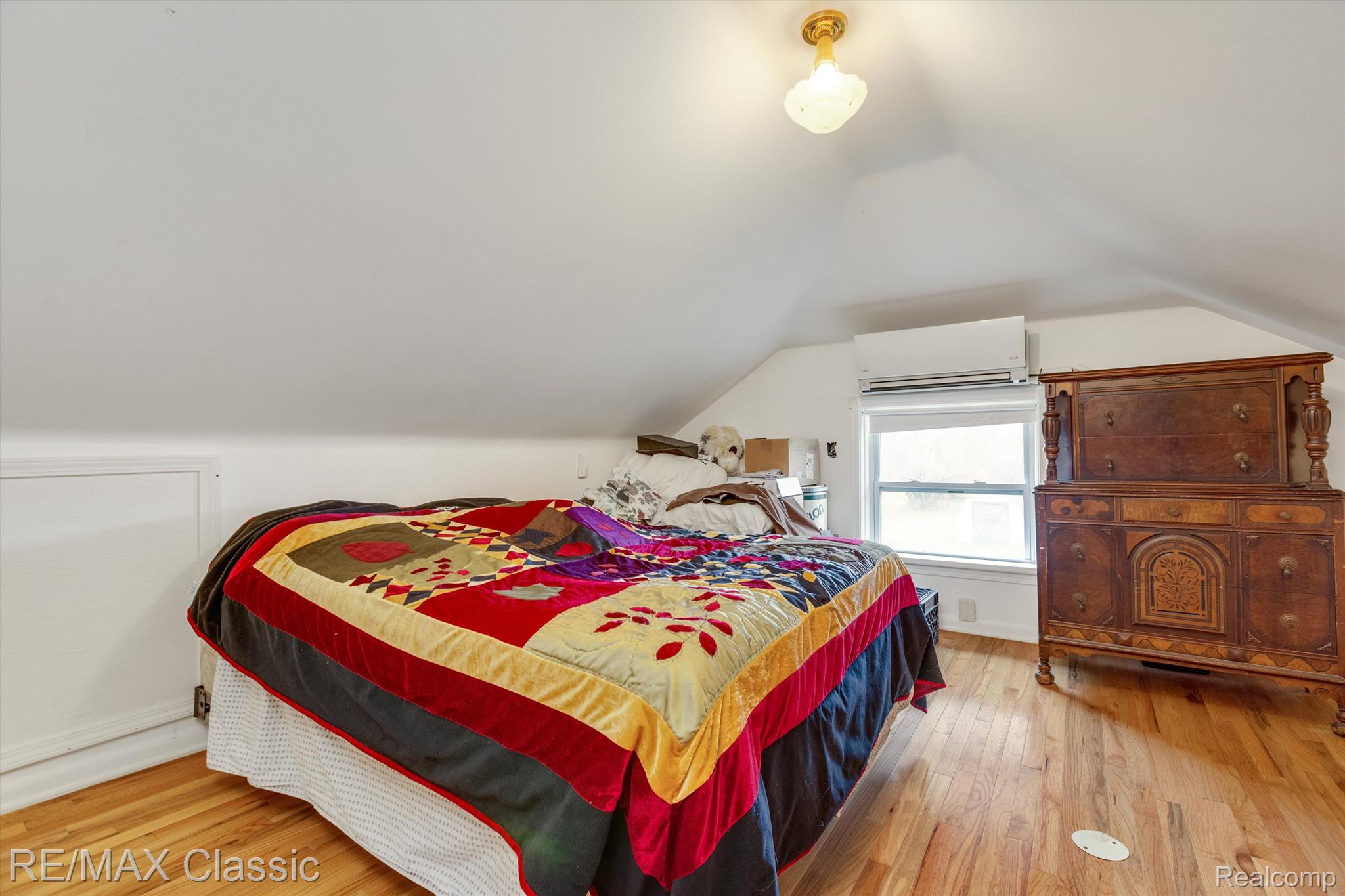 17373 Ridge Road Northville, MI 48168 - Photo 19 of 31 2nd Floor Bedroom