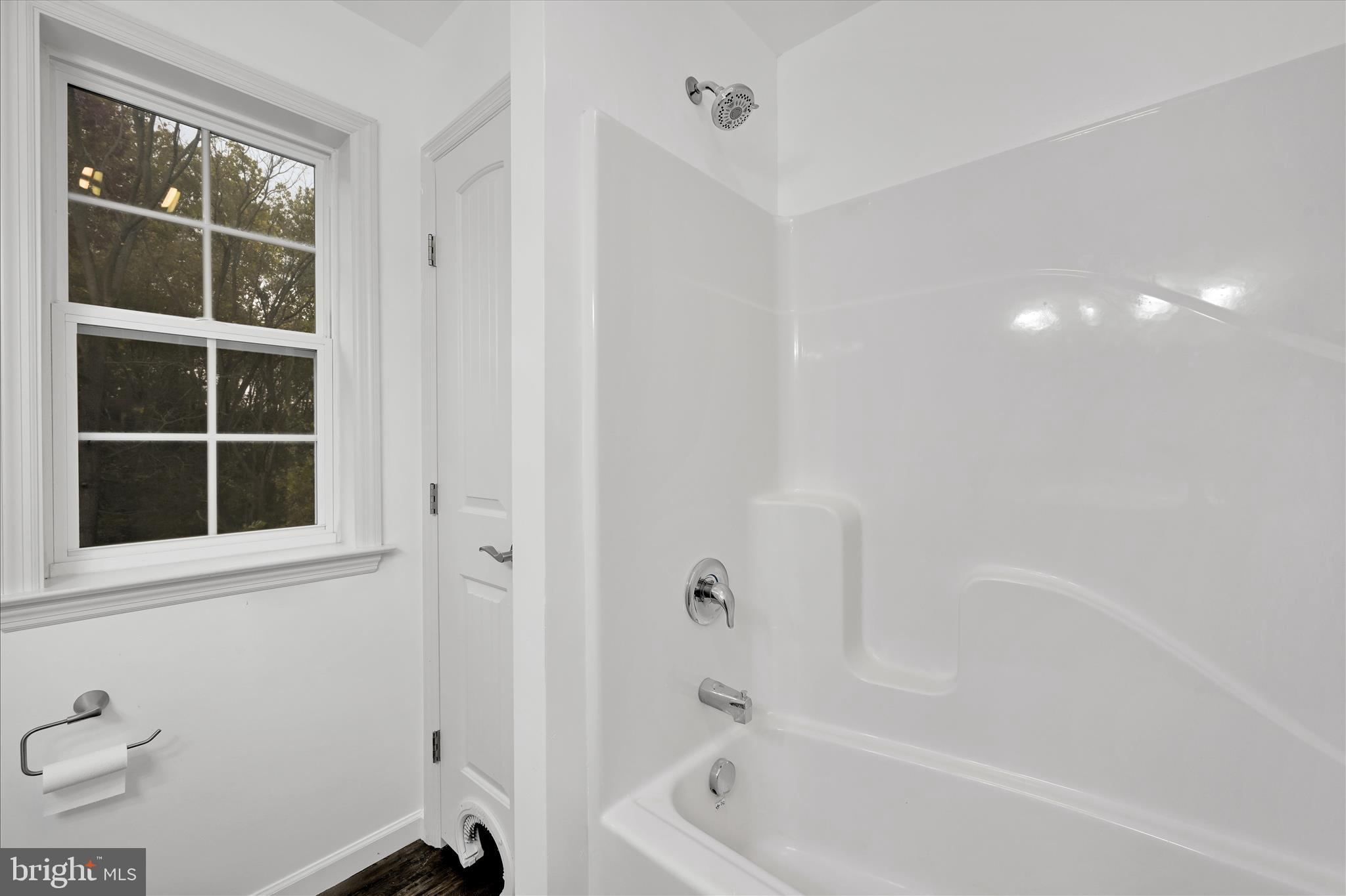 1485 Graystone Road Manheim, PA 17545 - Photo 25 of 43 a bathroom with a bathtub and a shower
