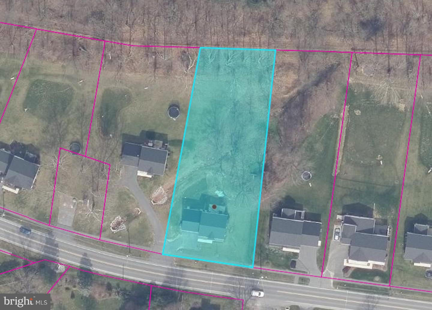 1485 Graystone Road Manheim, PA 17545 - Photo 42 of 43 a bathroom with a shower and a mirror