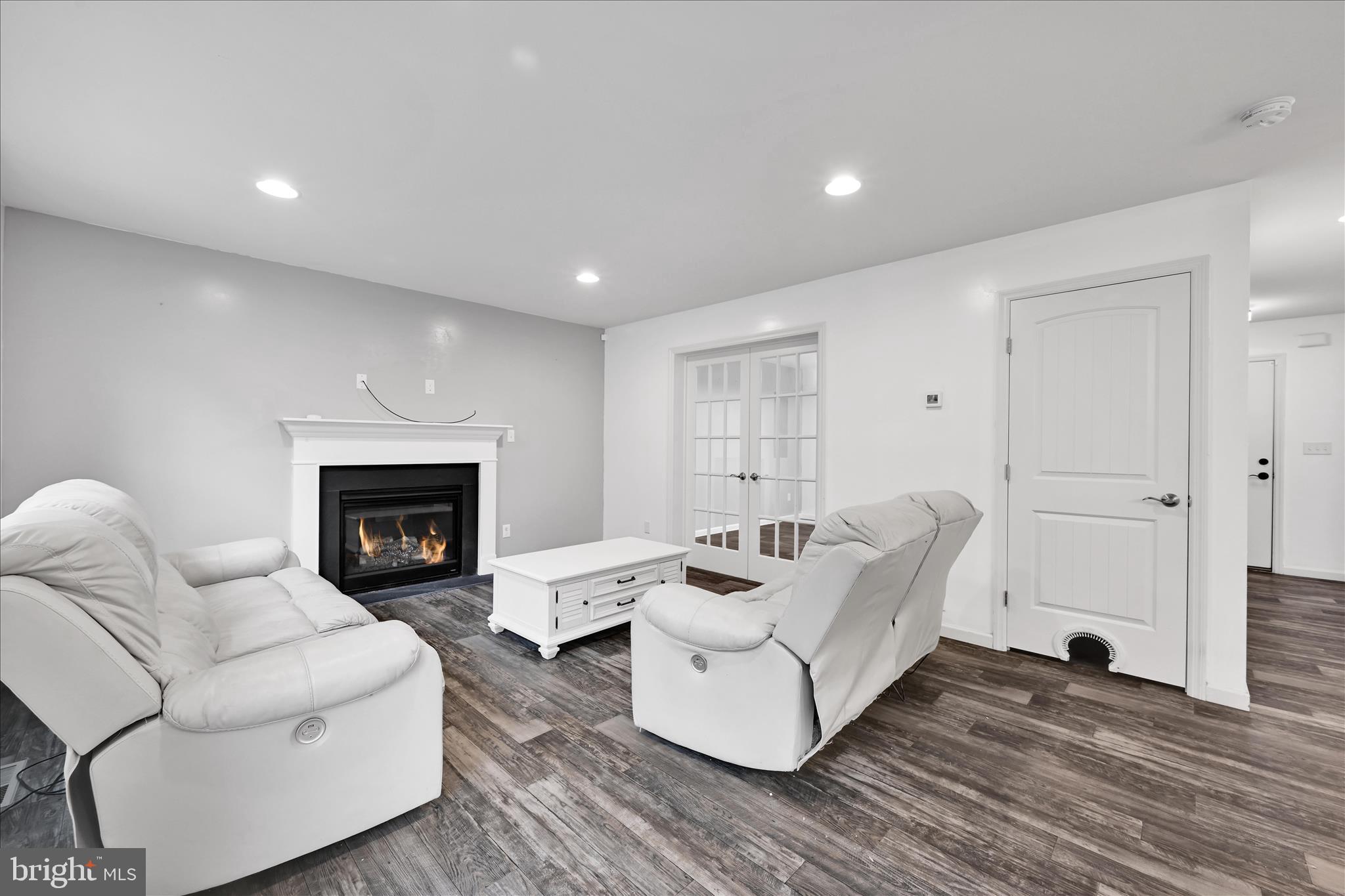 1485 Graystone Road Manheim, PA 17545 - Photo 9 of 43 a living room with furniture and a fireplace