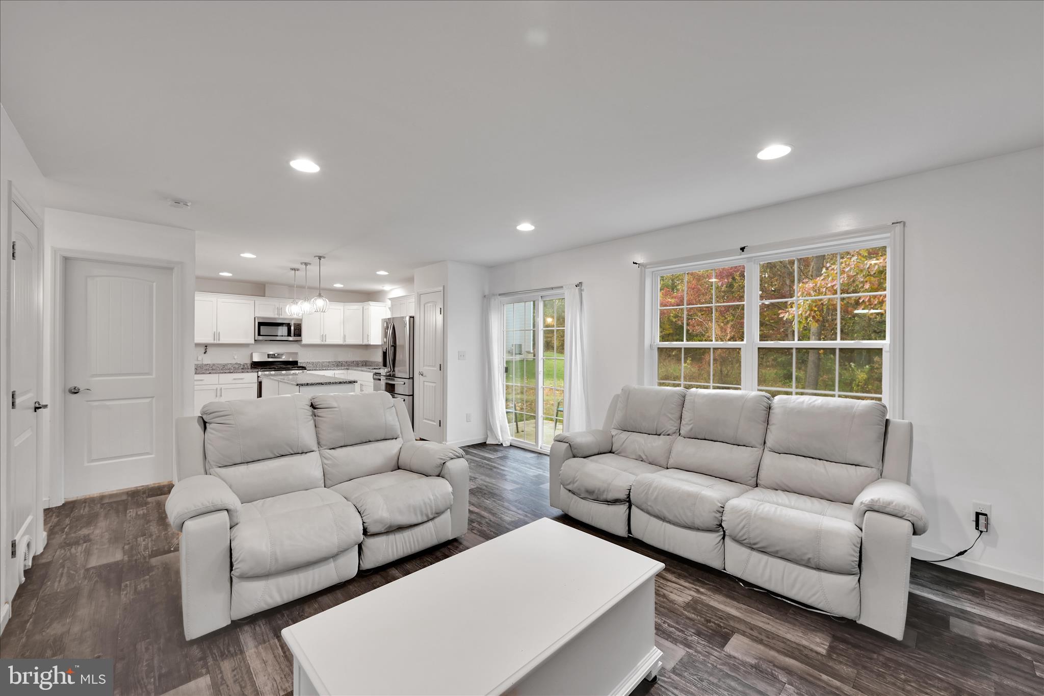 1485 Graystone Road Manheim, PA 17545 - Photo 10 of 43 a living room with furniture and a large window