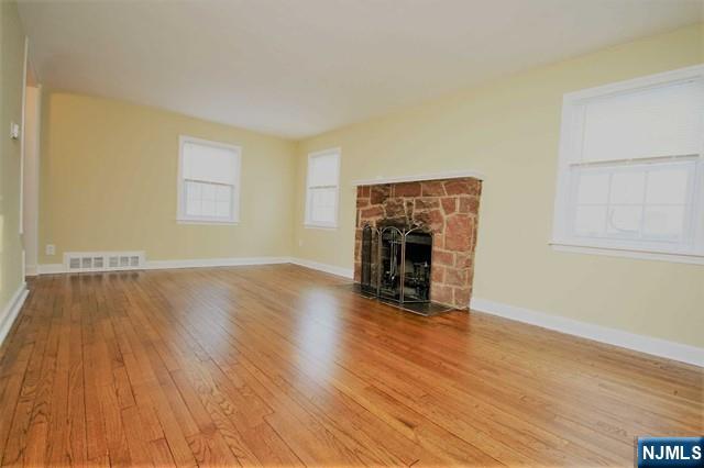 153 Sunset Lane Tenafly, NJ 07670 - Photo 4 of 19