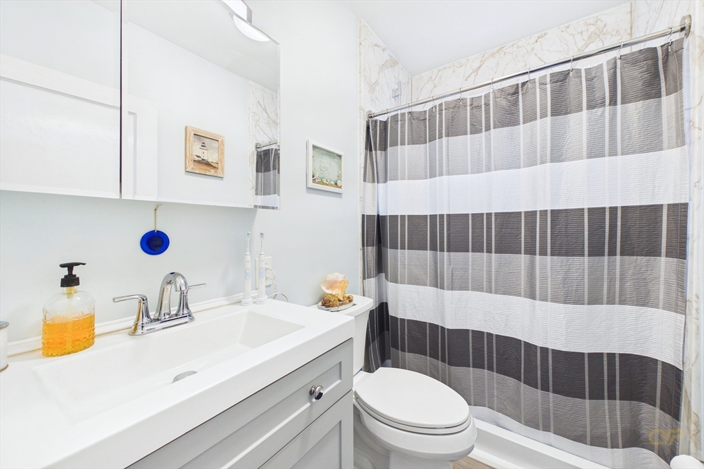 21 Sycamore Street Fairhaven, MA 02719 - Photo 10 of 22