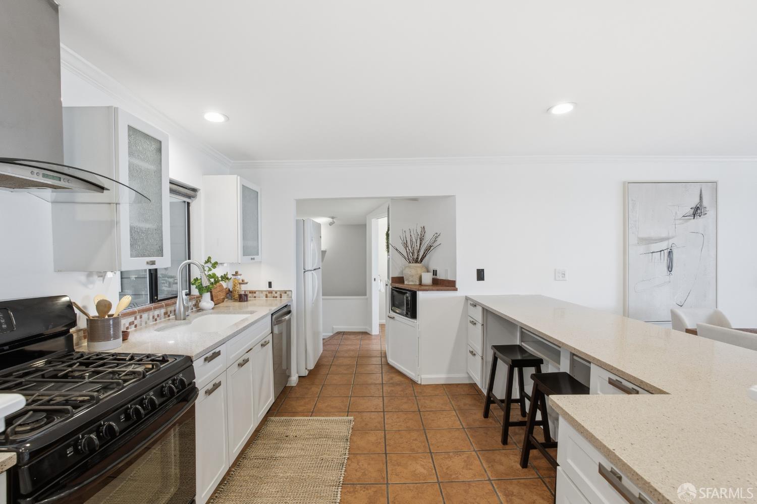 121 Kings Road Brisbane, CA 94005 - Photo 20 of 75