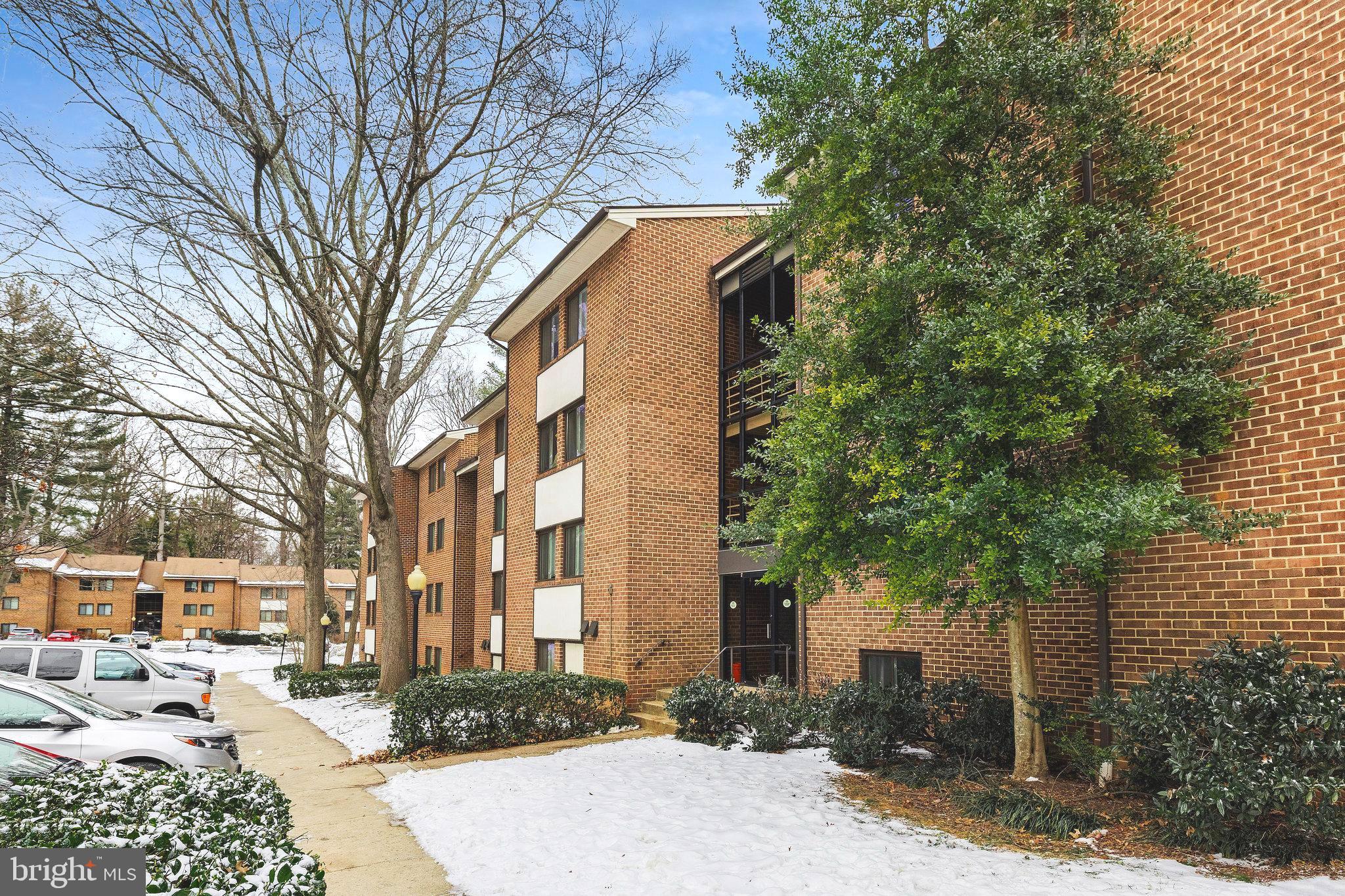 1554 Northgate Square, Unit 2A Reston, VA 20190 - Photo 11 of 11 a pathway of a house with a yard