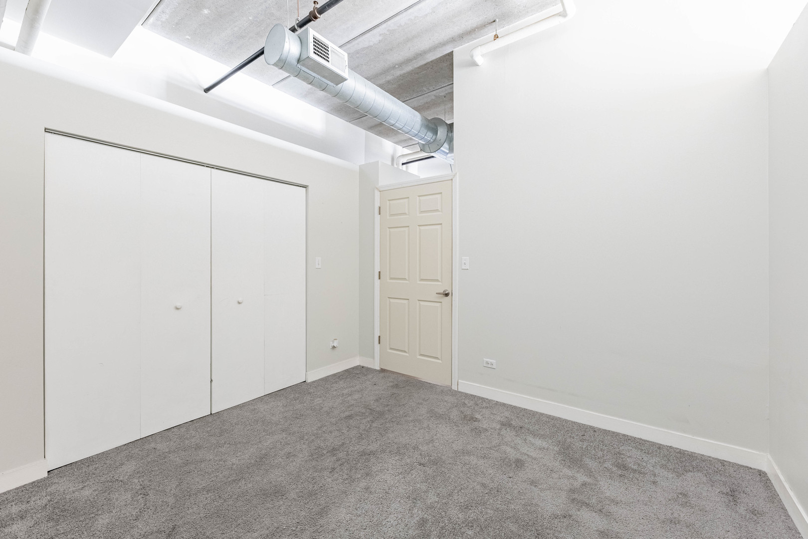 811 West 15th Place, Unit 806 Chicago, IL 60608 - Photo 18 of 35 a view of small space