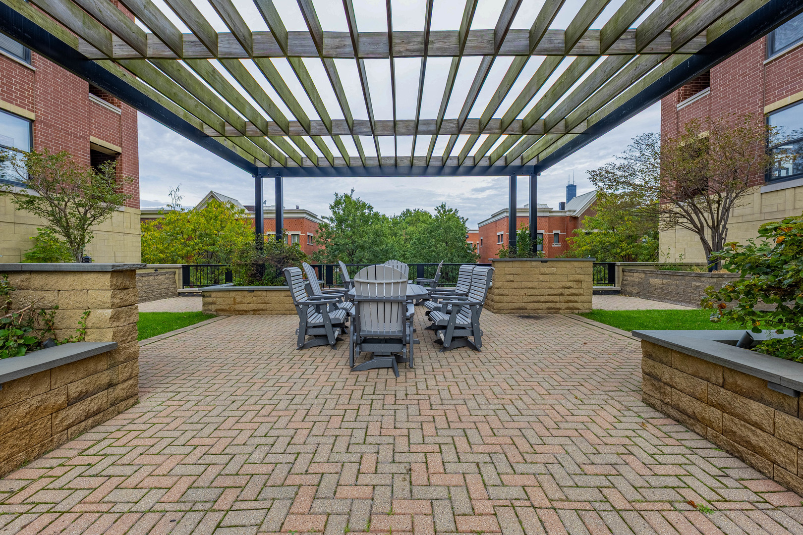 811 West 15th Place, Unit 806 Chicago, IL 60608 - Photo 33 of 35