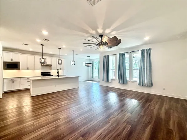$2,500 | 125 Slenderleaf Drive, Marble Falls, TX 78654