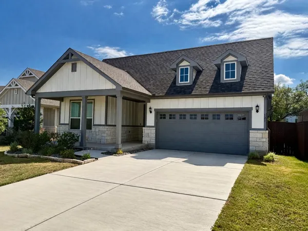 $2,500 | 125 Slenderleaf Drive, Marble Falls, TX 78654