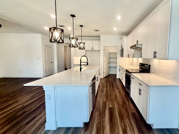 $2,500 | 125 Slenderleaf Drive, Marble Falls, TX 78654