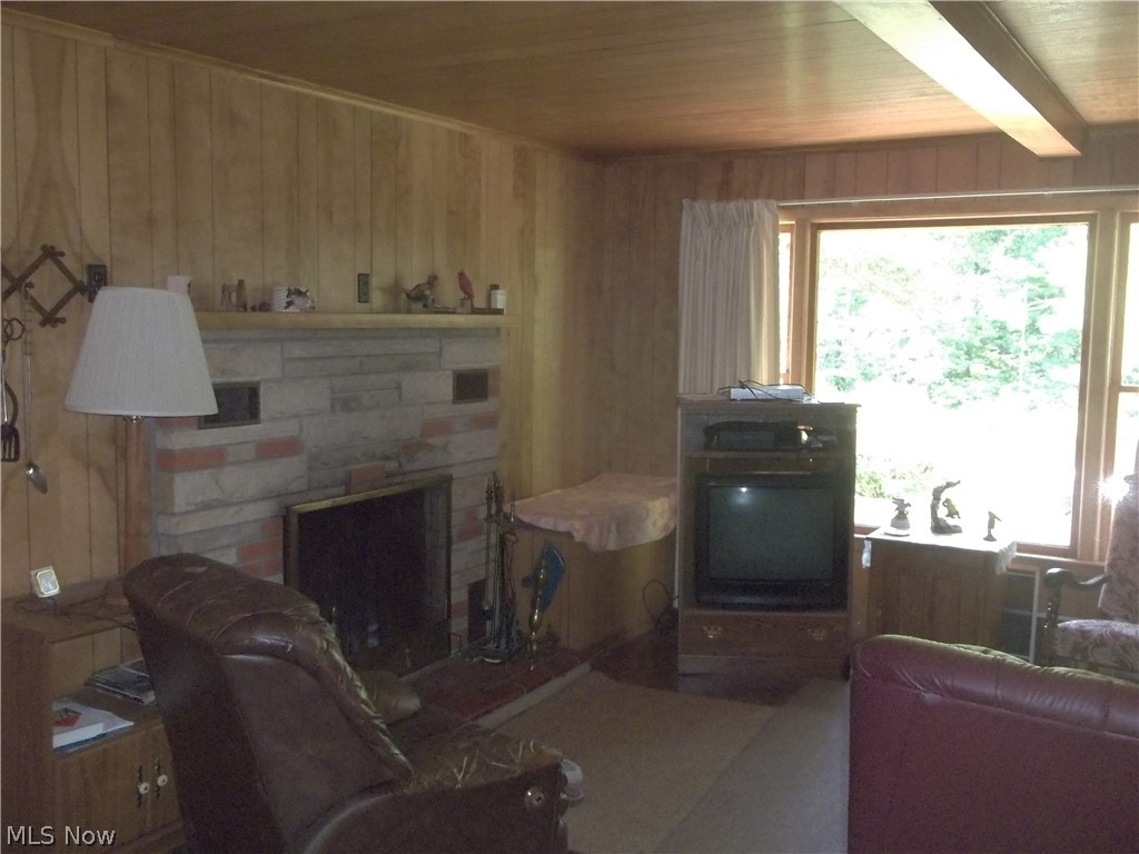 8105 Deer Road Southwest Bowerston, OH 44695 - Photo 5 of 32