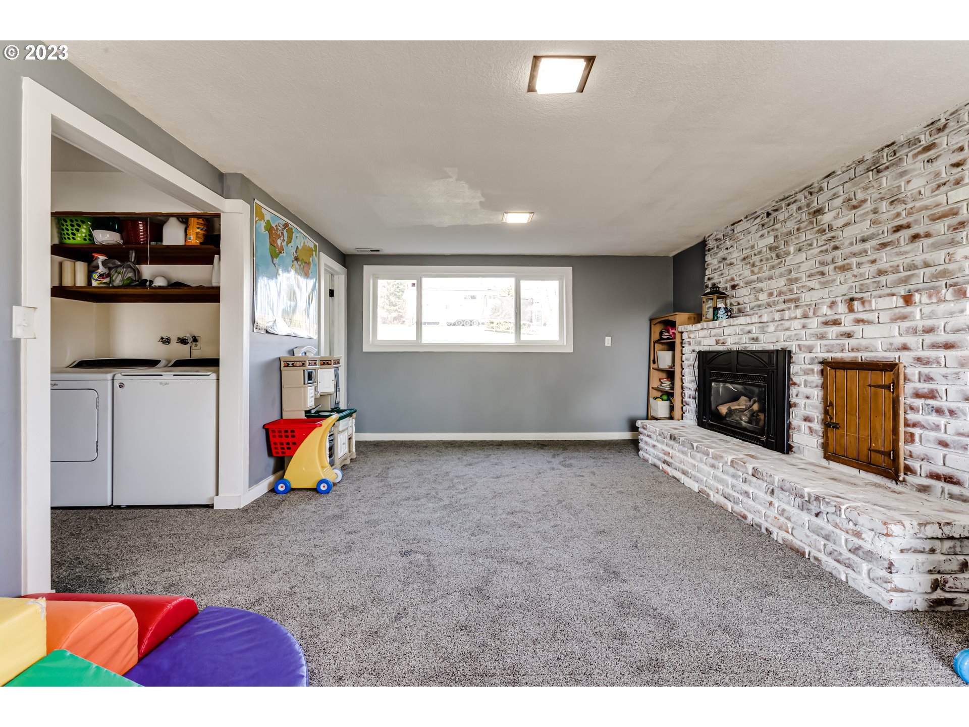 1109 Linda Lane Springfield, OR 97478 - Photo 24 of 30 a view of a livingroom with a fireplace