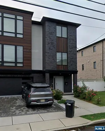 $1,800 | 451 Lincoln Street, Unit G, Palisades Park, NJ 07650