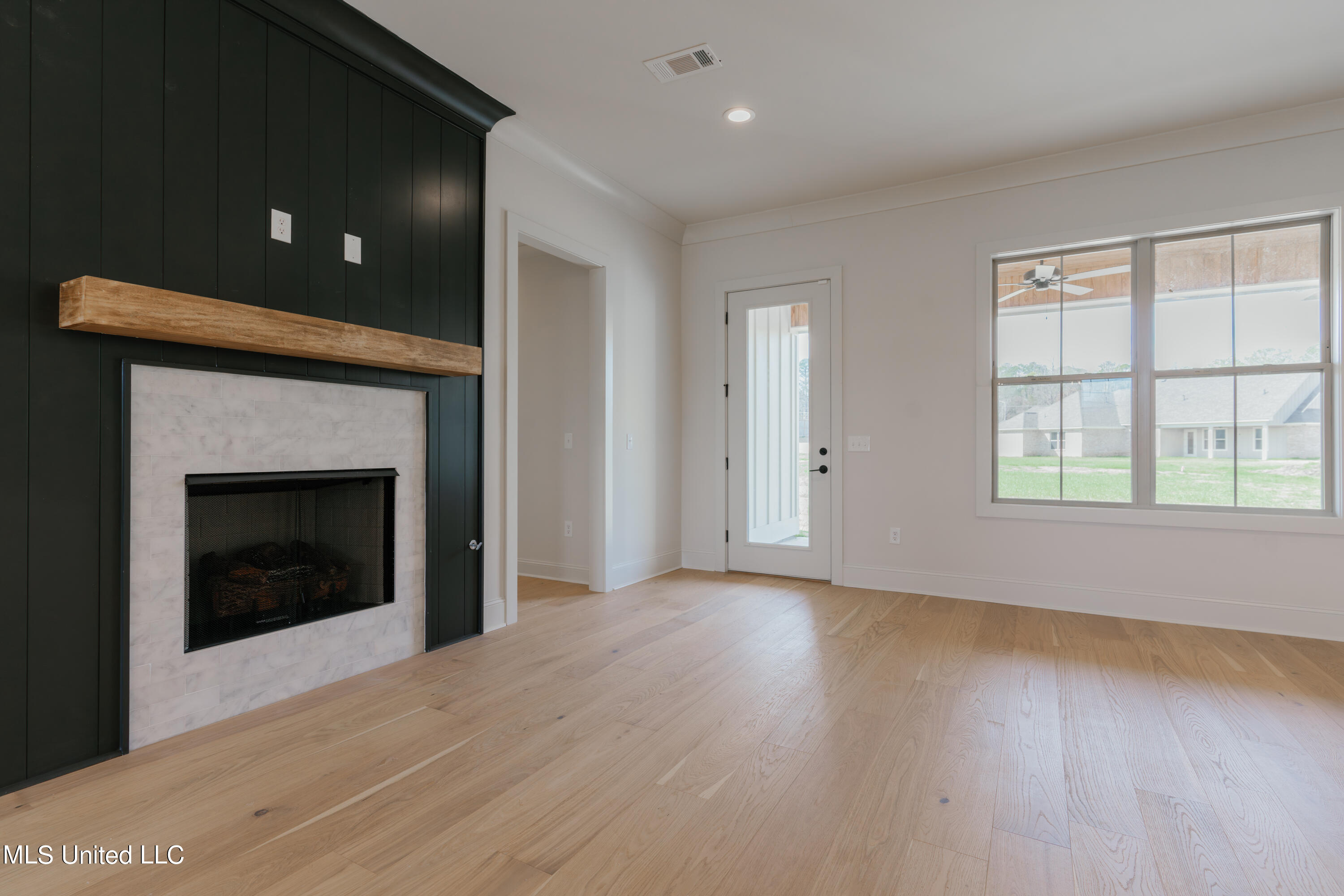 103 Trace Pointe Place Clinton, MS 39056 - Photo 24 of 63 28-Livingroom