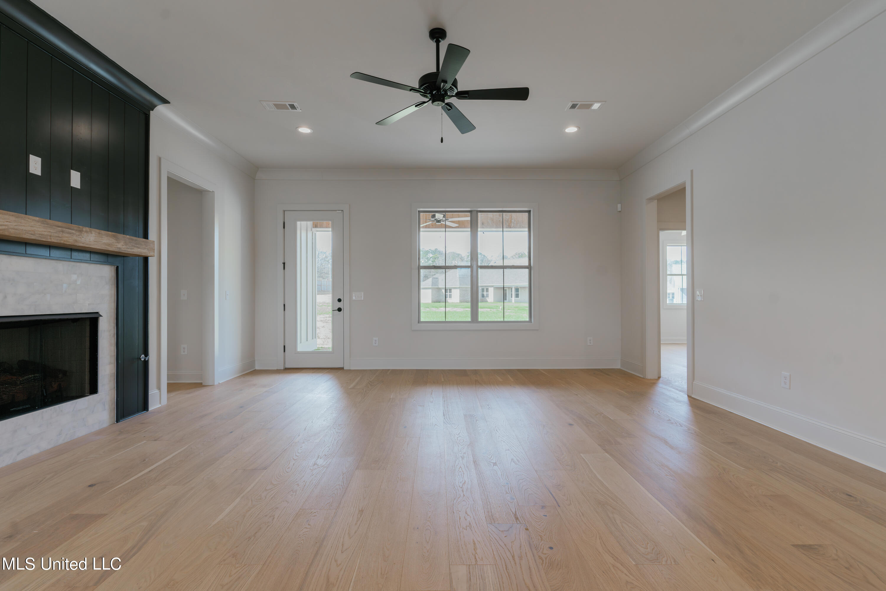 103 Trace Pointe Place Clinton, MS 39056 - Photo 25 of 63 29-LivingRoom