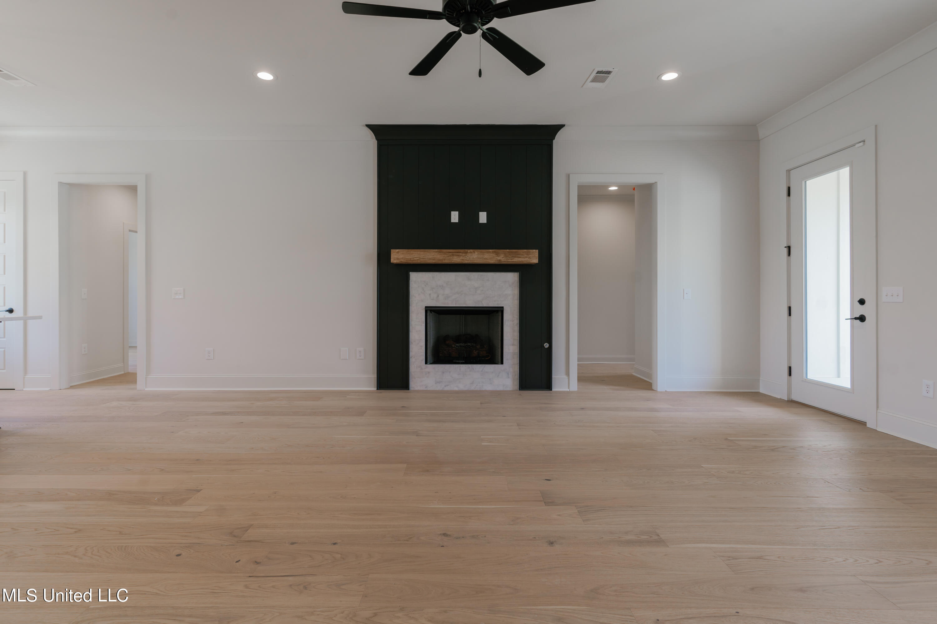 103 Trace Pointe Place Clinton, MS 39056 - Photo 26 of 63 30-Livingroom