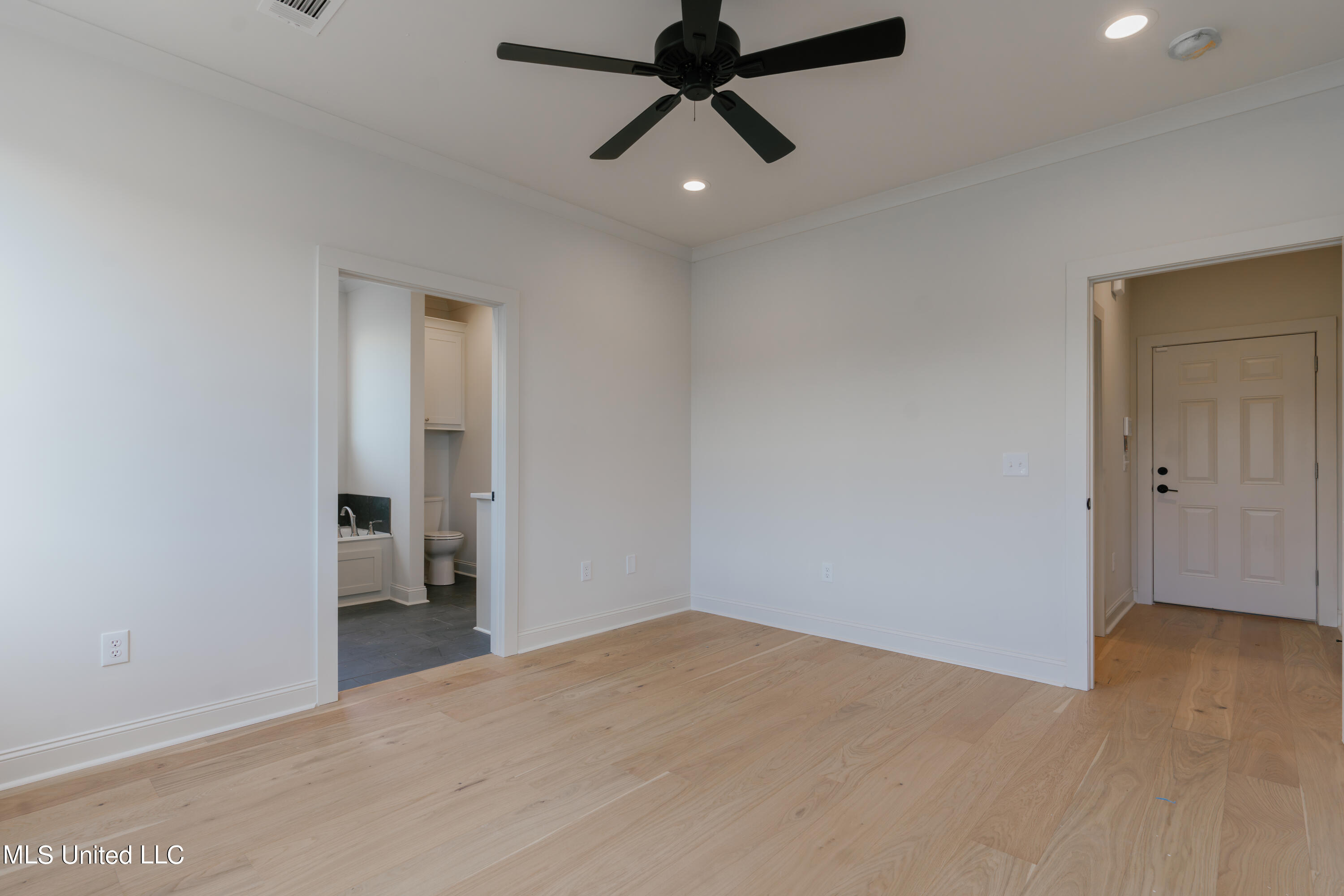 103 Trace Pointe Place Clinton, MS 39056 - Photo 29 of 63 33-PrimaryBedroom