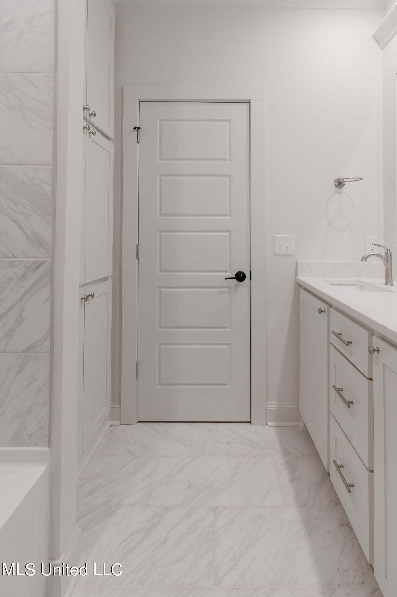 103 Trace Pointe Place Clinton, MS 39056 - Photo 52 of 63 57-HallBathroom