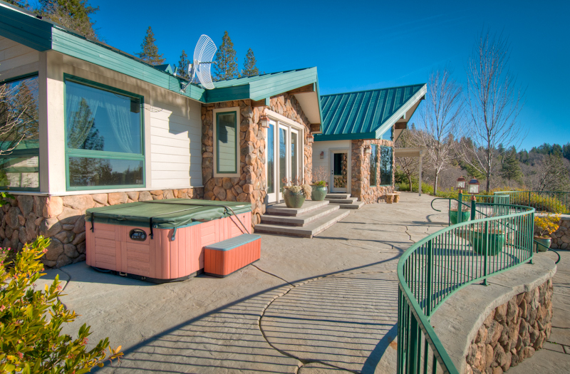 19200 Mountain Maple Road Lakehead, CA 96051 - Photo 22 of 36 a outdoor space with furniture