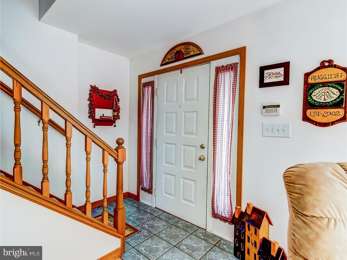 438 Chews Landing Road Sicklerville, NJ 08081 - Photo 4 of 25 Foyer