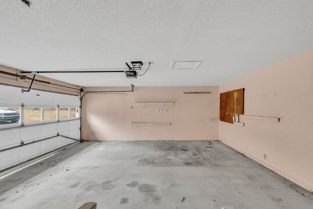 5800 Yellow Creek Road Murrayville, GA 30564 - Photo 22 of 29 a view of a garage