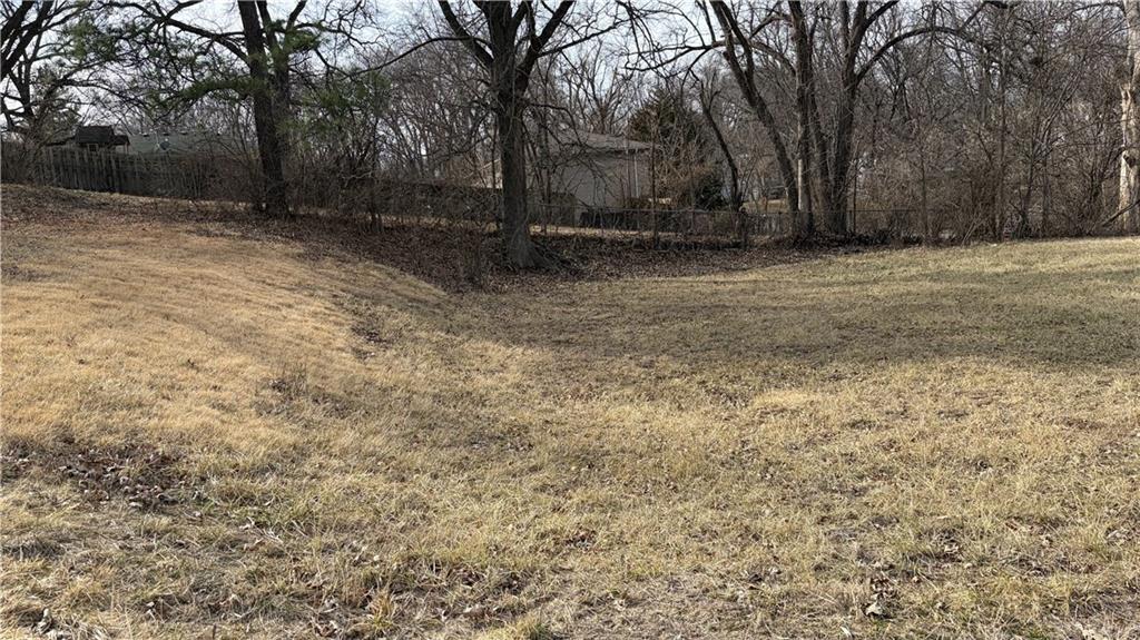 407 Maple Street Leavenworth, KS 66048 - Photo 5 of 10