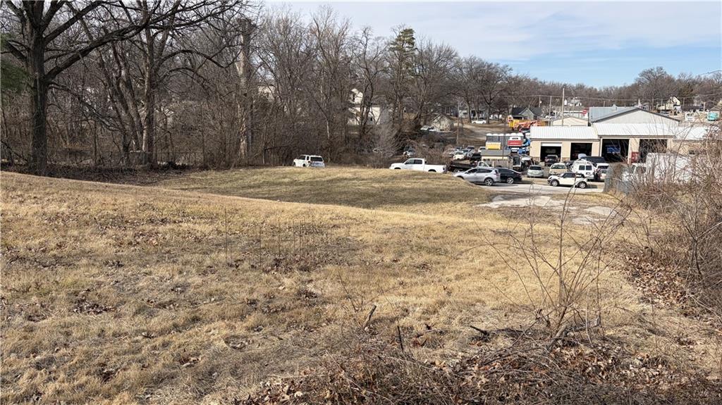 407 Maple Street Leavenworth, KS 66048 - Photo 8 of 10