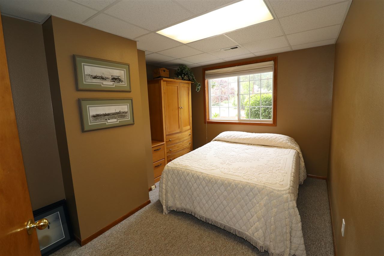 15010 North Lowe Road Mead, WA 99021 - Photo 13 of 20
