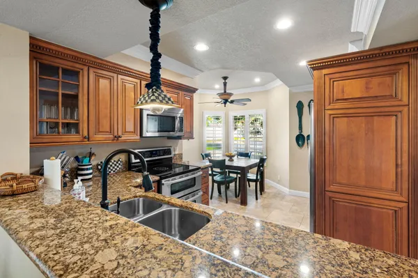 $449,995 | 790 Montana Vista Drive, Palm Desert, CA 92211