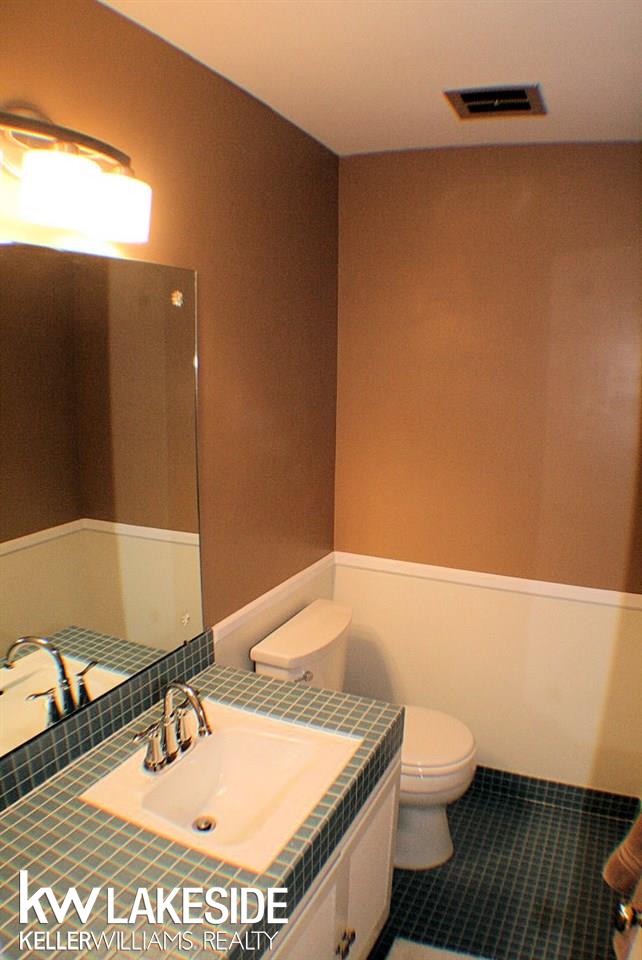 6106 Deguise Court Rochester, MI 48306 - Photo 22 of 54 31289438-21.JPG