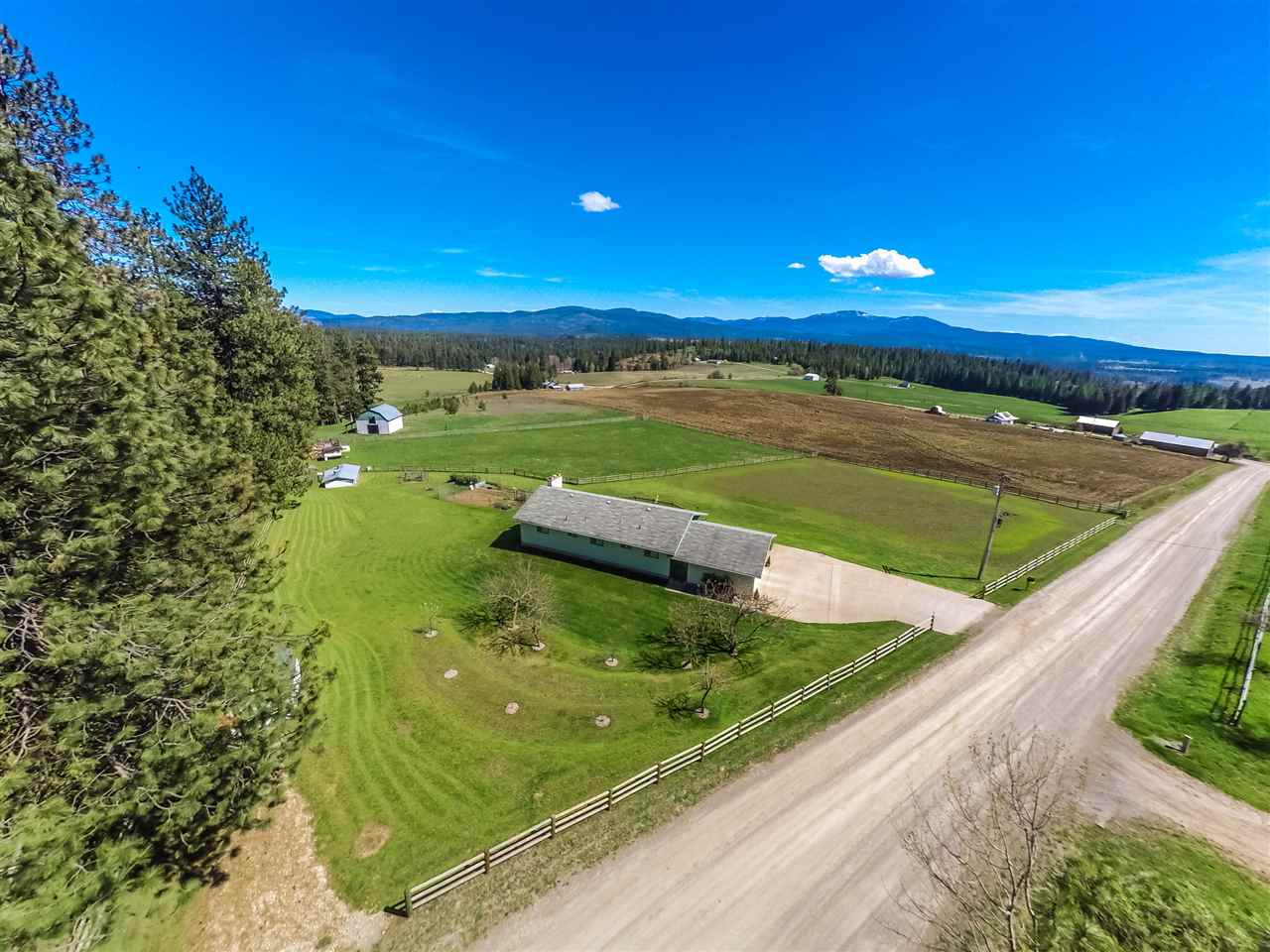 601 Phay Road Elk, WA 99009 - Photo 2 of 20