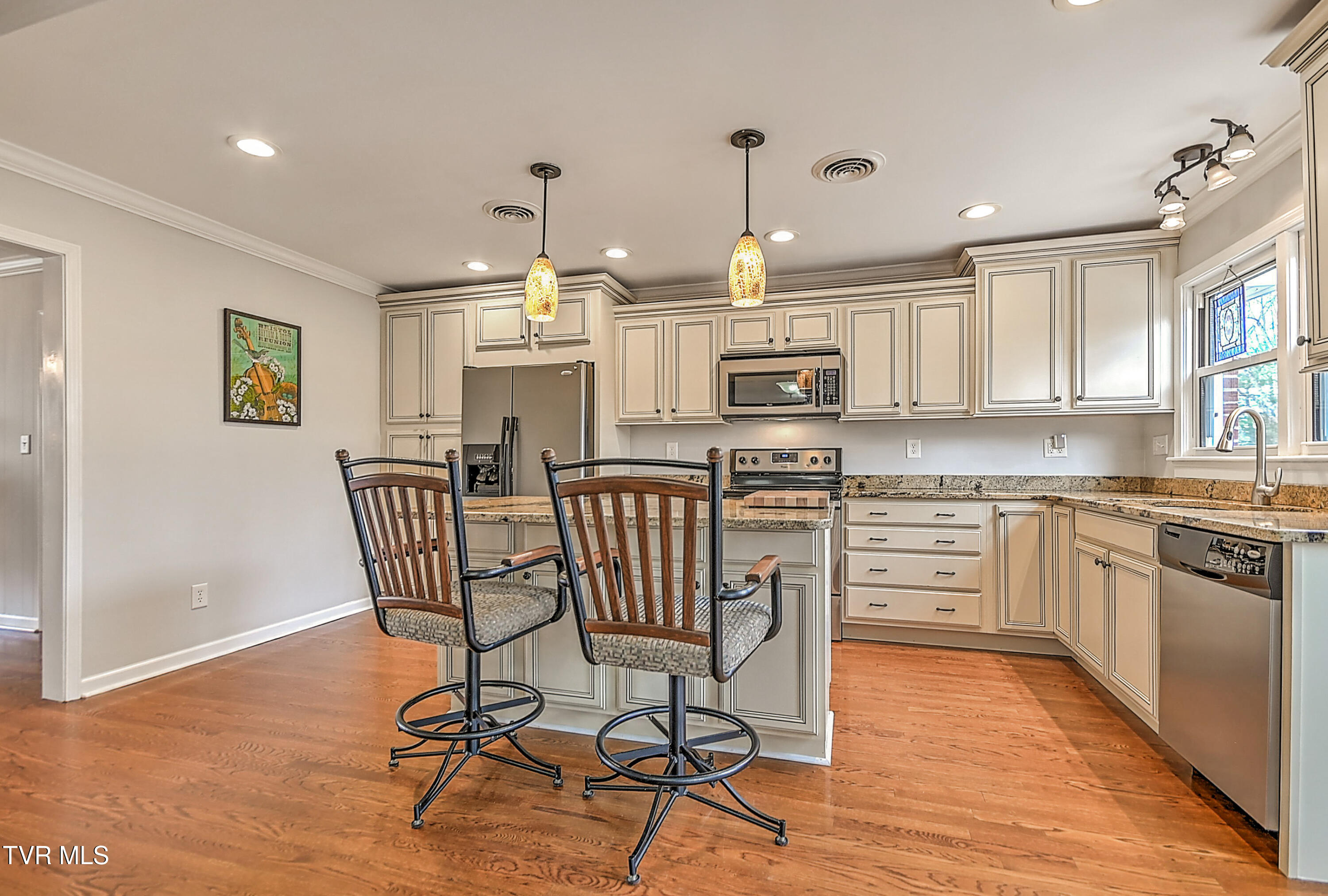 525 Cheyenne Road Bristol, VA 24201 - Photo 12 of 57 525 Cheyenne KB-19